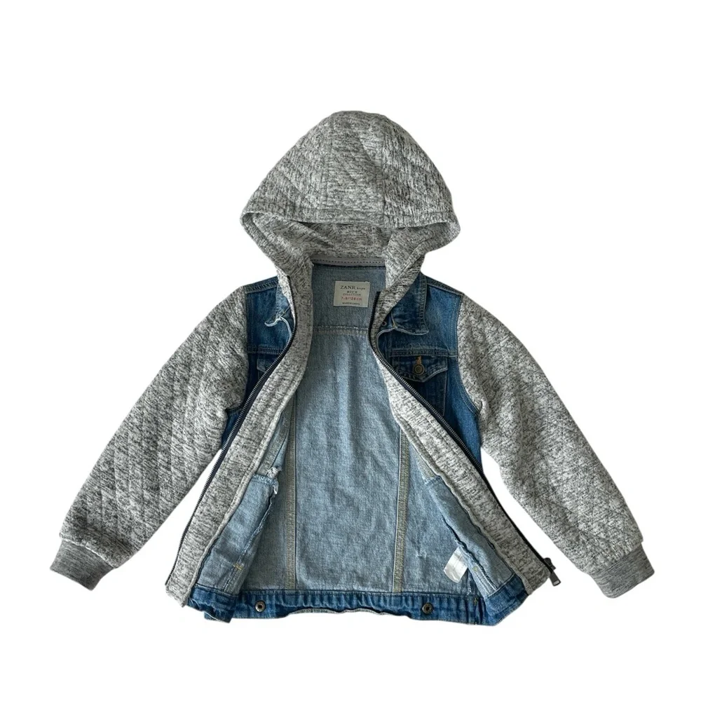 Boy's Long Sleeve Denim Jacket w/ Hood Size Small (6/7)